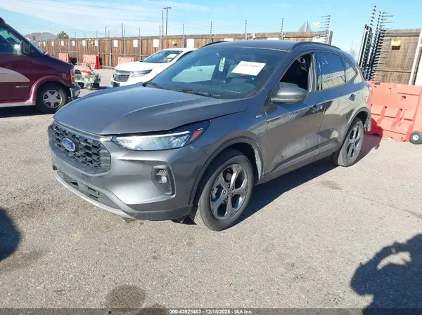 1FMCU9NA2SUA58738 2025 FORD ESCAPE - Image 2