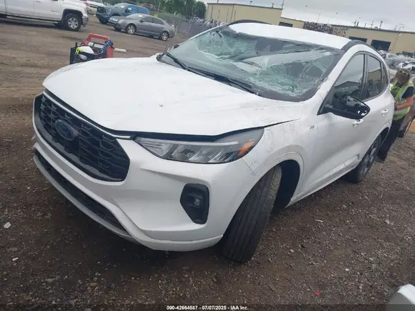 1FMCU9NA3PUA27098 2023 FORD ESCAPE - Image 2