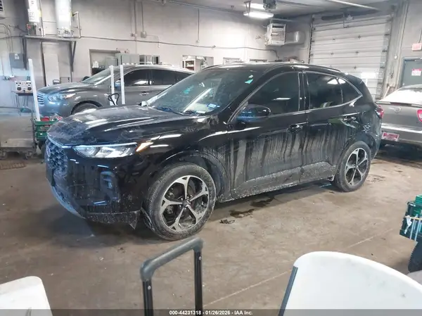 1FMCU9NA3PUB45586 2023 FORD ESCAPE - Image 2