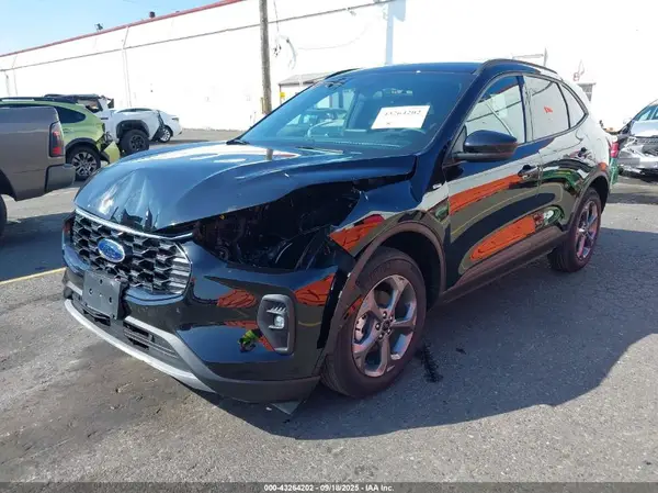1FMCU9NA3SUB43734 2025 FORD ESCAPE - Image 2