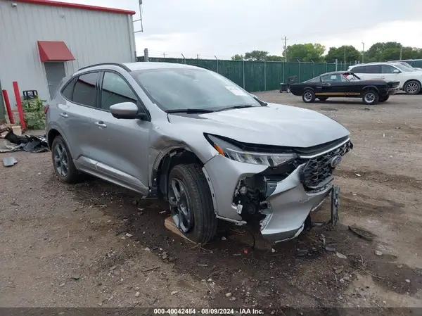 1FMCU9NA4PUB17506 2023 FORD ESCAPE - Image 1