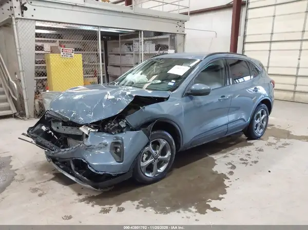 1FMCU9NA5SUA81754 2025 FORD ESCAPE - Image 2