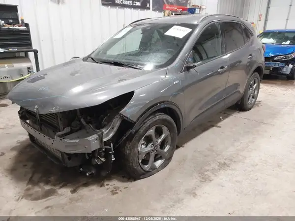 1FMCU9NA5SUB02005 2025 FORD ESCAPE - Image 2
