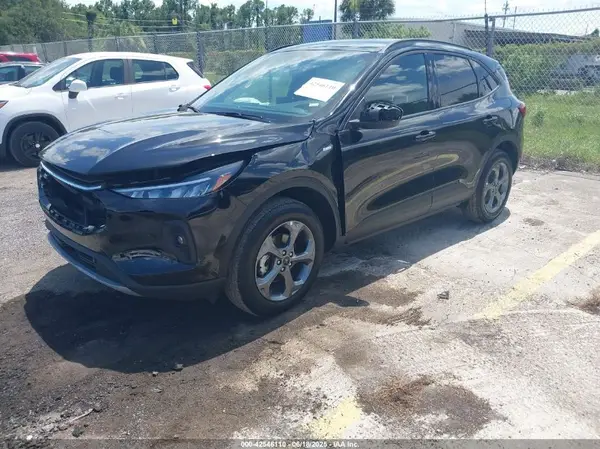 1FMCU9NA7SUA42275 2025 FORD ESCAPE - Image 2