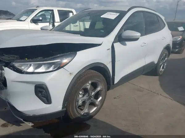1FMCU9NA7SUB32932 2025 FORD ESCAPE - Image 2