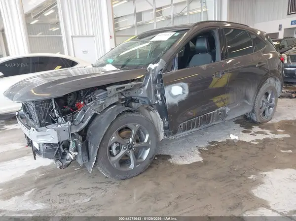 1FMCU9NA8PUA74286 2023 FORD ESCAPE - Image 2