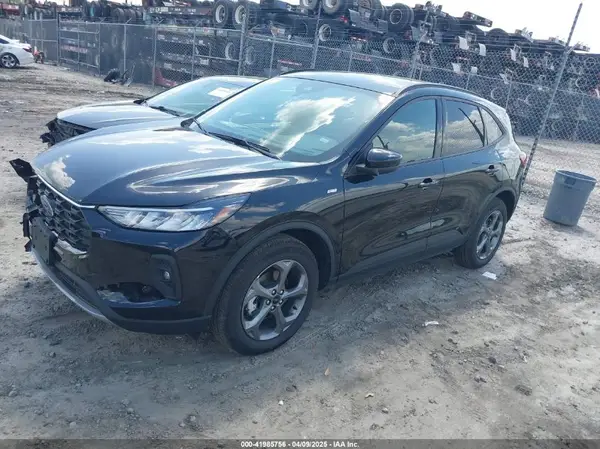 1FMCU9NA8SUA58629 2025 FORD ESCAPE - Image 2