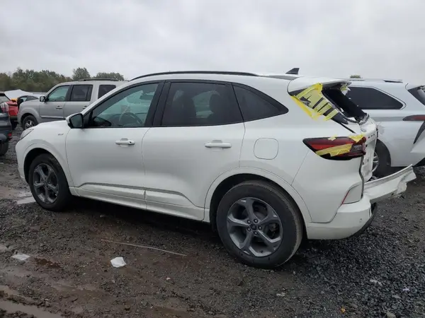 1FMCU9NZ4PUB17883 2023 FORD ESCAPE - Image 2