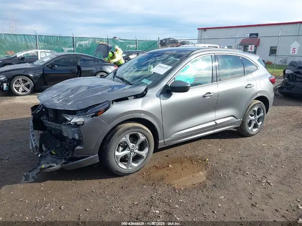 1FMCU9NZXPUA88549 2023 FORD ESCAPE - Image 2