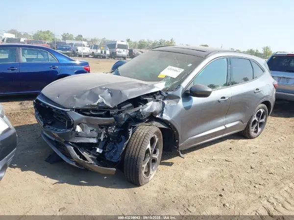 1FMCU9PA4SUA26550 2025 FORD ESCAPE - Image 2