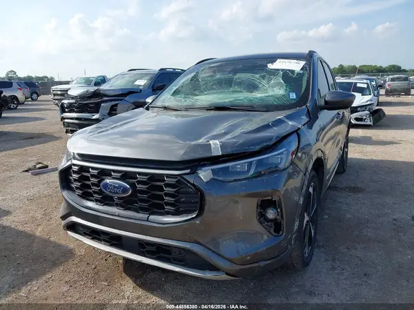 1FMCU9PA5PUA30257 2023 FORD ESCAPE - Image 2