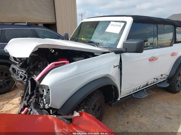 1FMDE1BH7RLA71375 2024 FORD BRONCO - Image 2