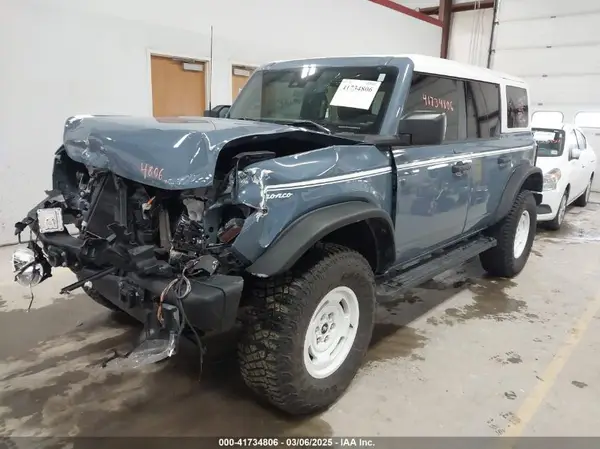 1FMDE4DH2PLA40790 2023 FORD BRONCO - Image 2