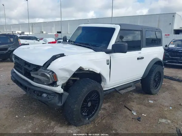 1FMDE5AH0PLB76376 2023 FORD BRONCO - Image 2