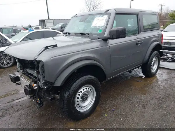 1FMDE5AH2NLB02163 2022 FORD BRONCO - Image 2