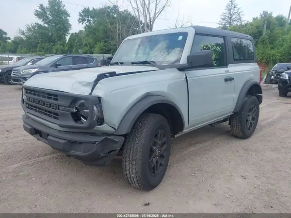 1FMDE5AP0PLB19098 2023 FORD BRONCO - Image 2