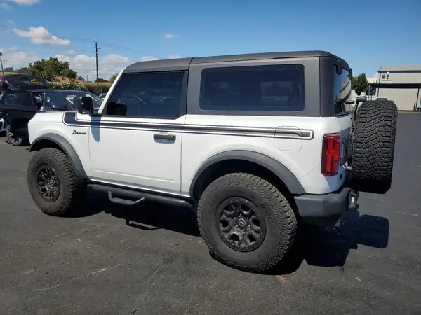 1FMDE5AP3NLB05242 2022 FORD BRONCO - Image 2