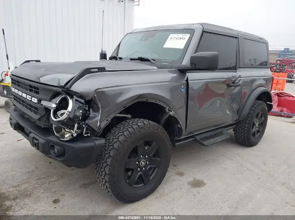 1FMDE5AP4PLB98565 2023 FORD BRONCO - Image 2