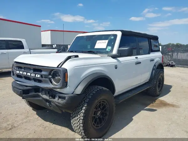 1FMDE5BH1NLB12357 2022 FORD BRONCO - Image 2