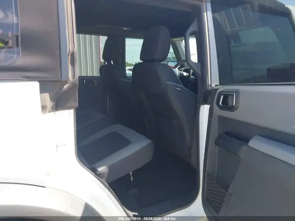 1FMDE5BH1NLB12357 2022 FORD BRONCO - Image 8