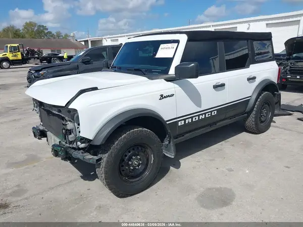 1FMDE5BH1NLB23343 2022 FORD BRONCO - Image 2