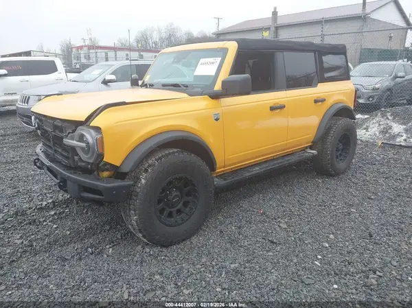 1FMDE5BH2NLB19043 2022 FORD BRONCO - Image 2