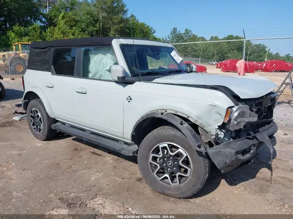 1FMDE5BH2NLB27076 2022 FORD BRONCO - Image 1