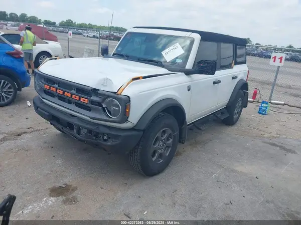 1FMDE5BH2PLB19935 2023 FORD BRONCO - Image 2