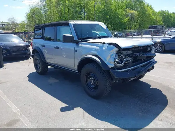 1FMDE5BH4PLB24666 2023 FORD BRONCO - Image 1