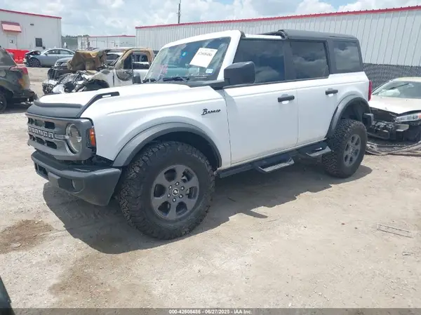 1FMDE5BH4PLB82096 2023 FORD BRONCO - Image 2