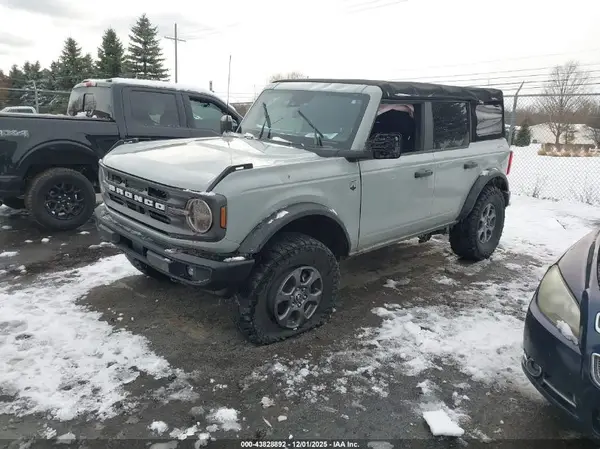 1FMDE5BH5MLB01280 2021 FORD BRONCO - Image 2