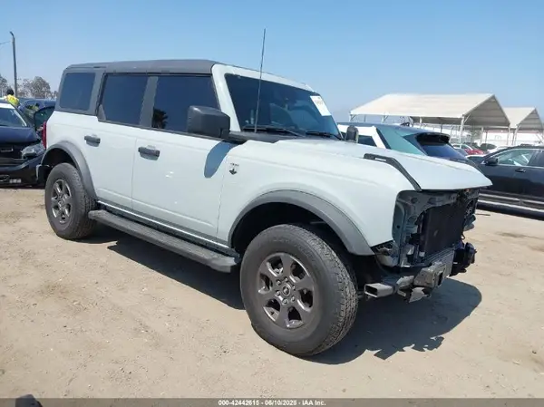 1FMDE5BH5NLA90394 2022 FORD BRONCO - Image 1
