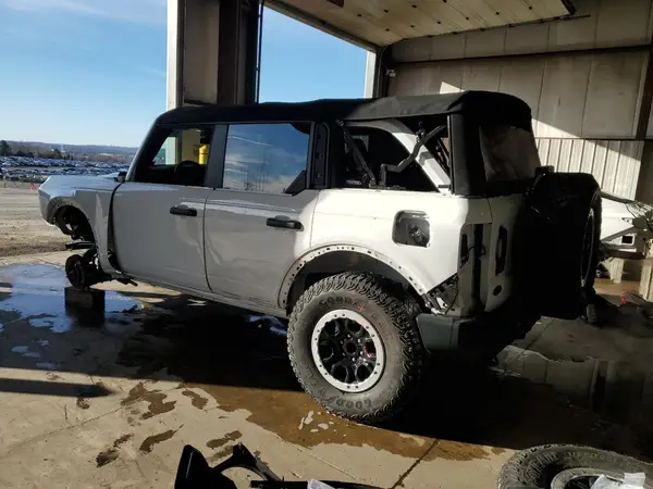 1FMDE5BH6NLB48657 2022 FORD BRONCO - Image 2