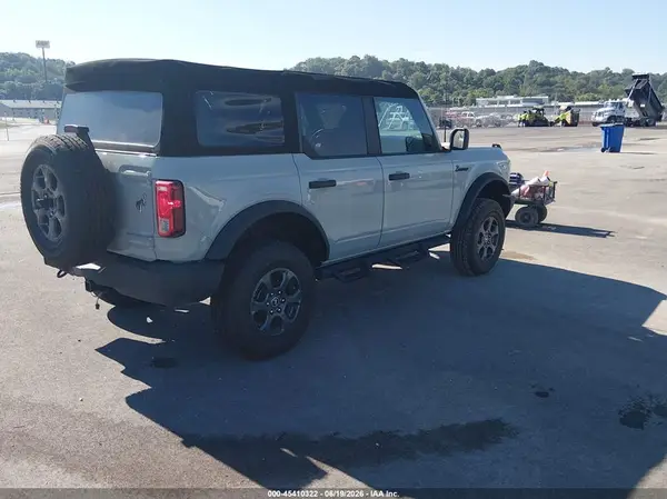 1FMDE5BH8MLB05596 2021 FORD BRONCO - Image 2