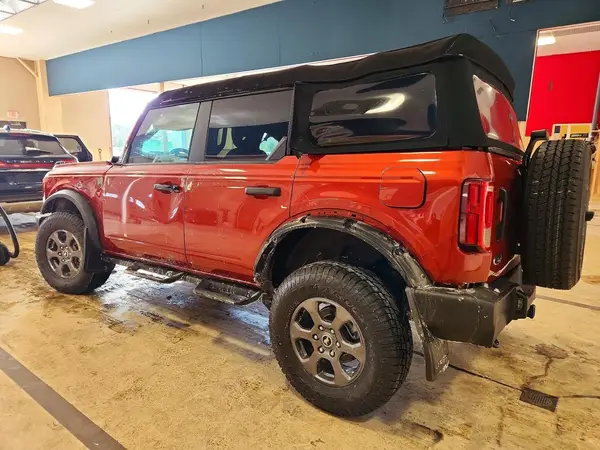 1FMDE5BH8PLB17266 2023 FORD BRONCO - Image 2