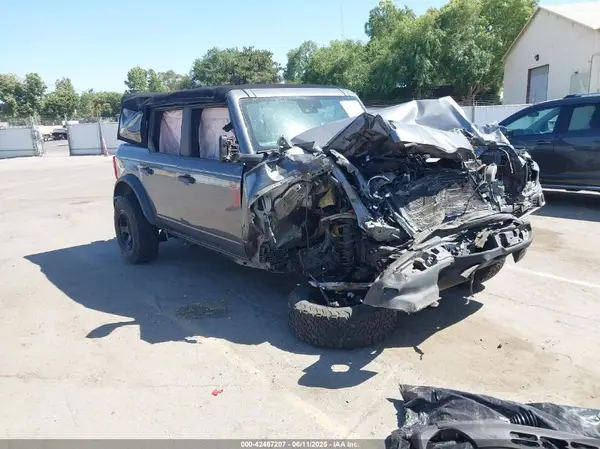 1FMDE5BH9MLB00617 2021 FORD BRONCO - Image 1