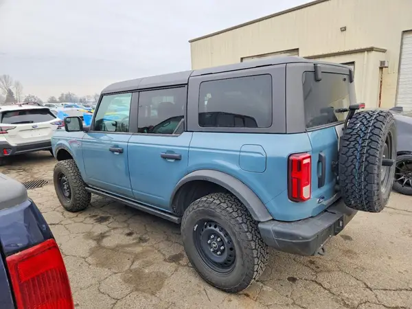 1FMDE5BH9NLA82833 2022 FORD BRONCO - Image 2