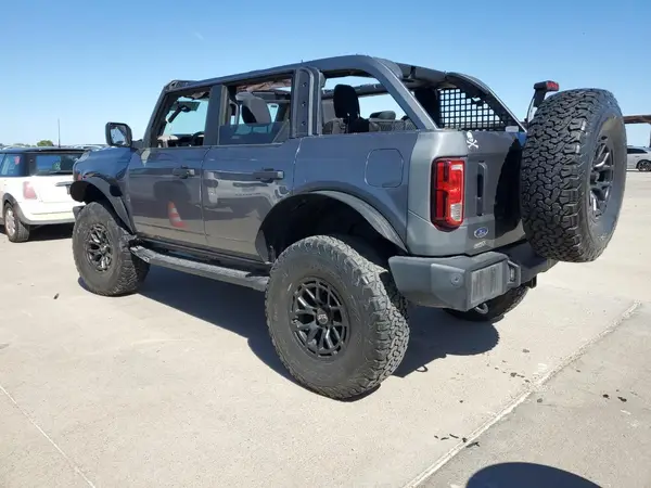 1FMDE5BH9NLA99678 2022 FORD BRONCO - Image 2