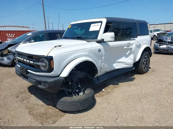 1FMDE5BH9PLB83440 2023 FORD BRONCO - Image 2