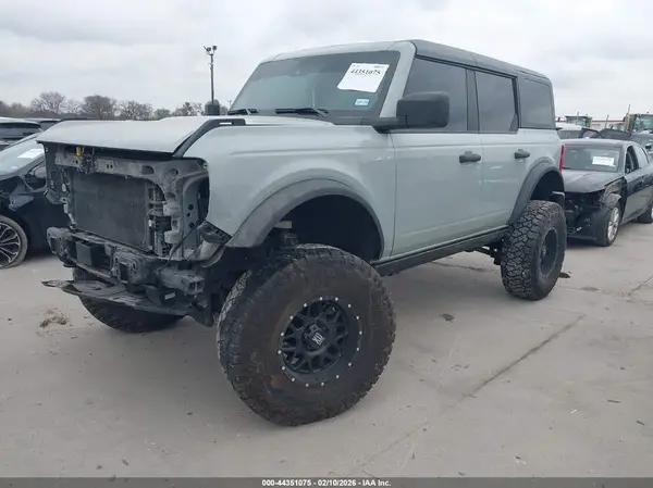 1FMDE5BHXNLA96837 2022 FORD BRONCO - Image 2