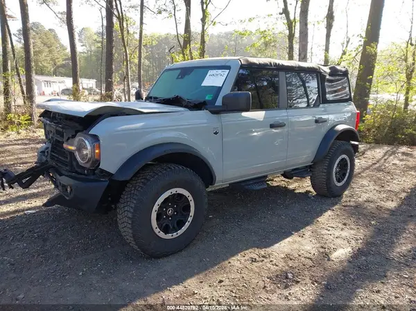 1FMDE5DH0PLB65468 2023 FORD BRONCO - Image 2
