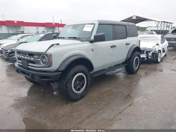 1FMDE5DH2PLA94743 2023 FORD BRONCO - Image 2