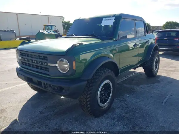 1FMDE5DH3PLB26535 2023 FORD BRONCO - Image 2
