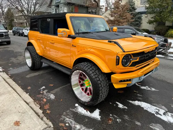 1FMDE5DH4NLA79044 2022 FORD BRONCO - Image 1