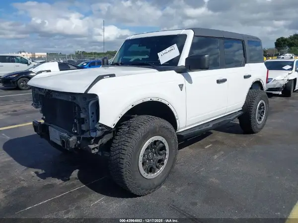1FMDE5DH6NLA96220 2022 FORD BRONCO - Image 2