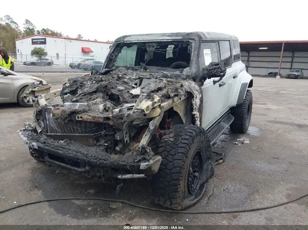 1FMEE0RR0RLA38635 2024 FORD BRONCO - Image 2