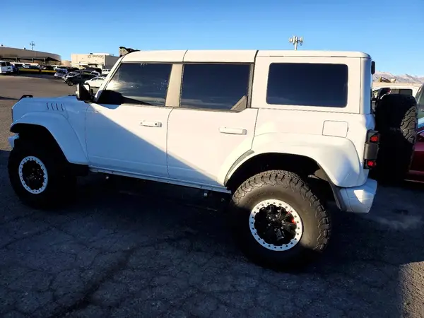 1FMEE0RR2RLA27085 2024 FORD BRONCO - Image 2