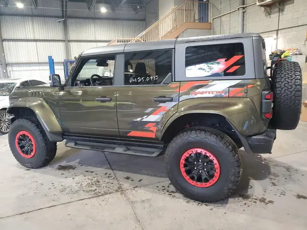 1FMEE0RR4RLA49010 2024 FORD BRONCO - Image 2