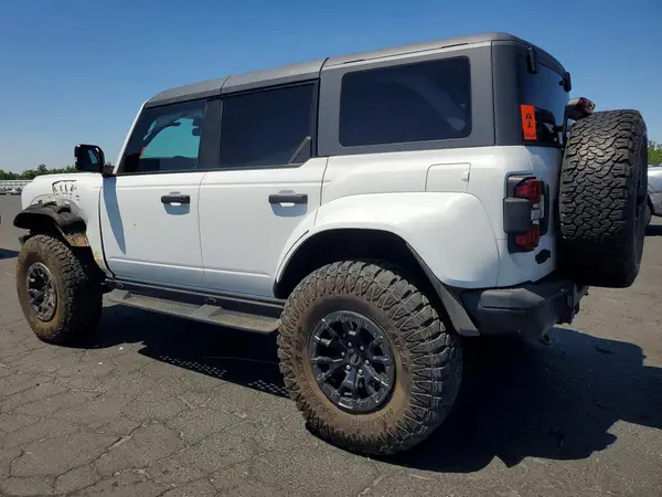 1FMEE0RR4RLA50299 2024 FORD BRONCO - Image 2