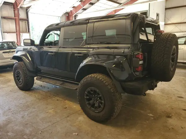 1FMEE0RR7RLA82860 2024 FORD BRONCO - Image 2